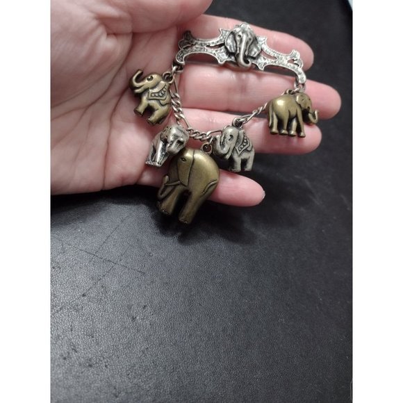 *Sale* Multi tone Elephant brooch - Picture 2 of 9